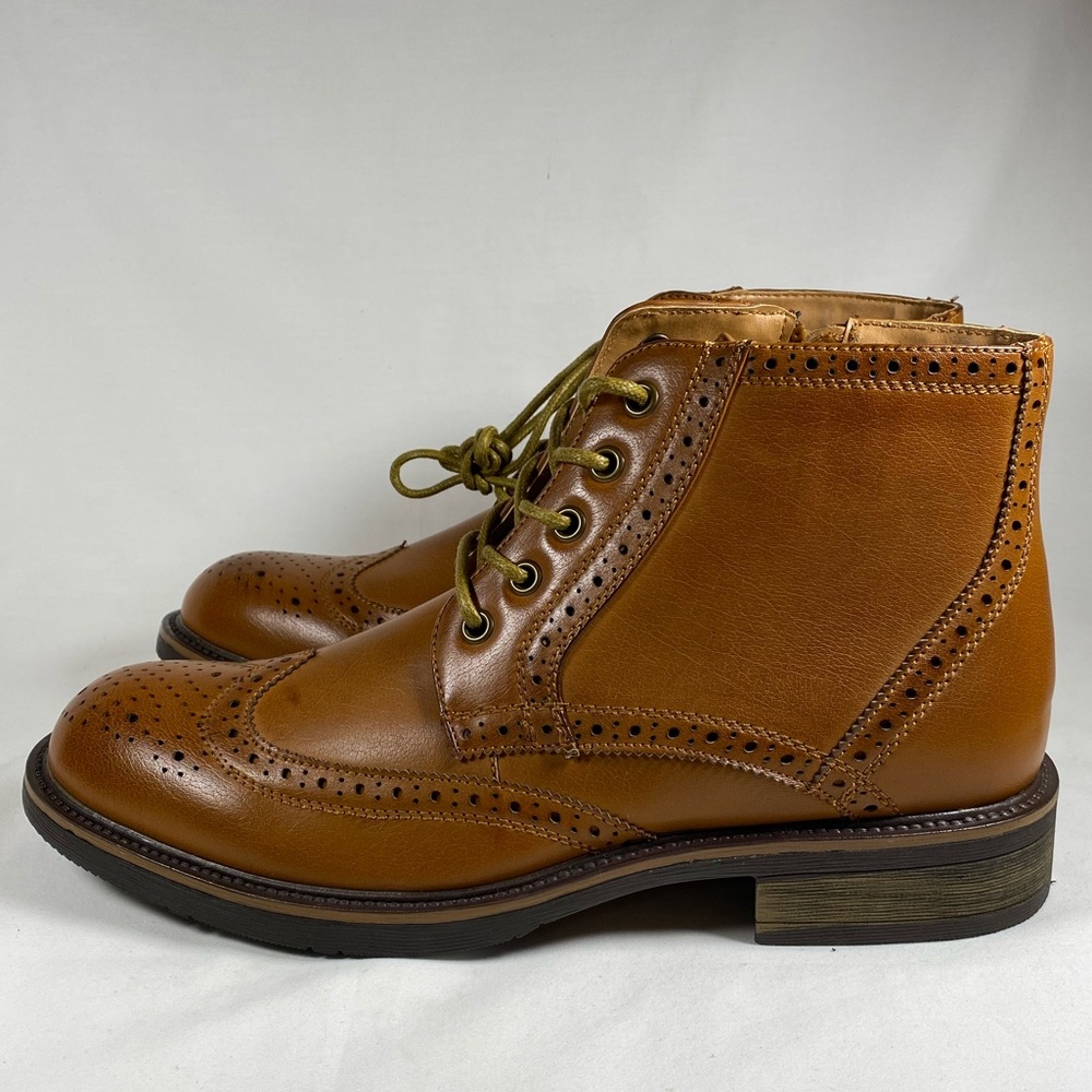 Robert David Leon Men's 8M Side Zip Wing